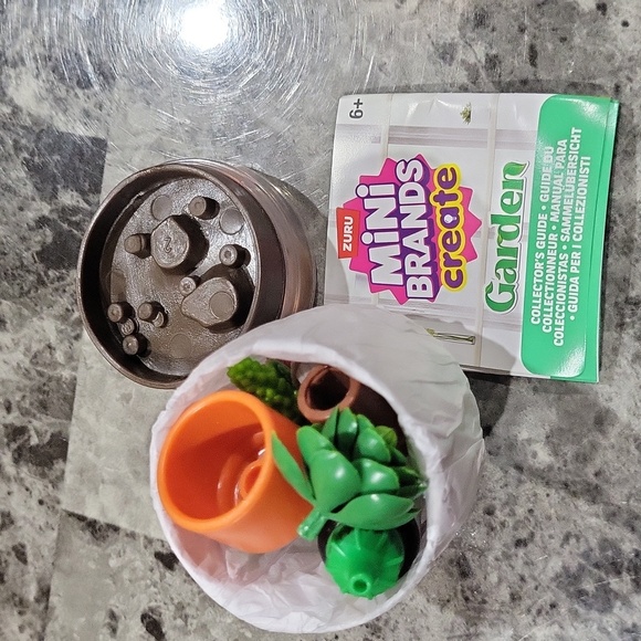 Zuru Mini Brands Create Garden - Picture 6 of 7